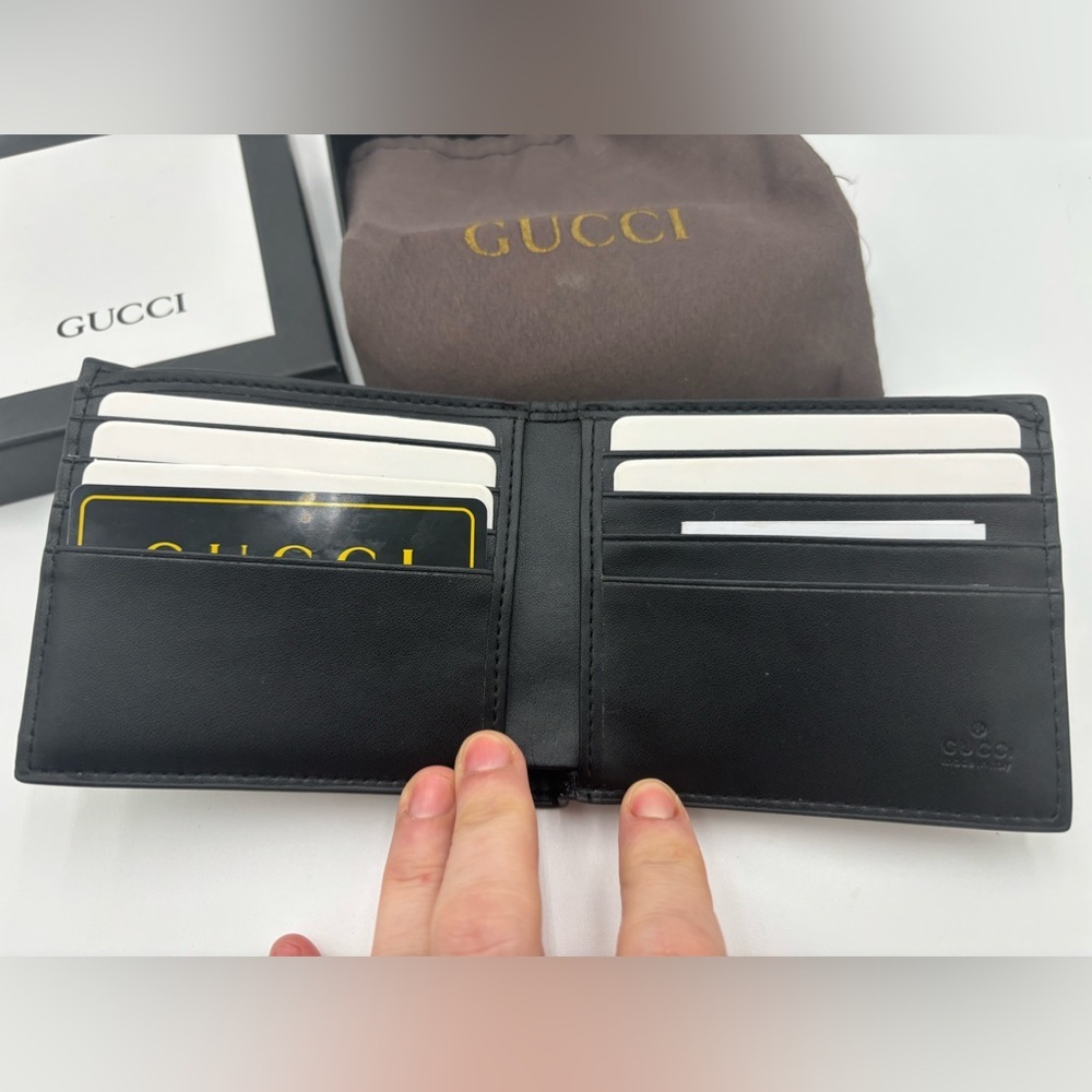 *SOLD* GUCCI Bifold Bee Print Canvas Leather Wallet, #451368 - Picture 4 of 16